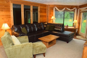Seven Springs Stoneridge 3 Bedroom + Loft Standard Condo, Walking Distance To Slopes! 3 Condo By Redawning,,3 star