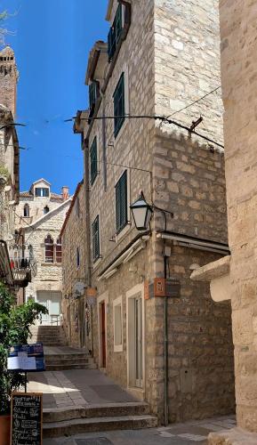 hvar