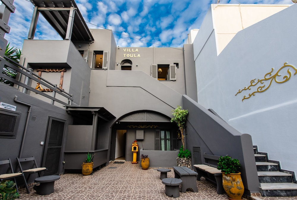 villa toula