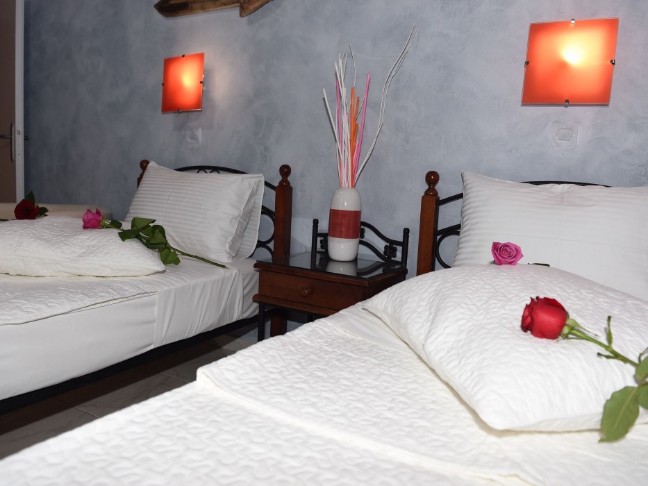 Villa Toula,Megalochori>>Fira,3 star