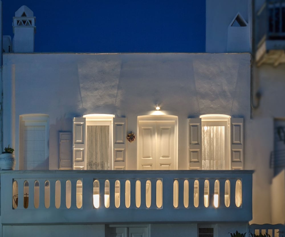 she mykonos residencies