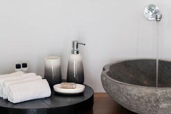 she mykonos residencies