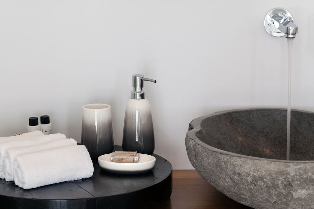 she mykonos residencies