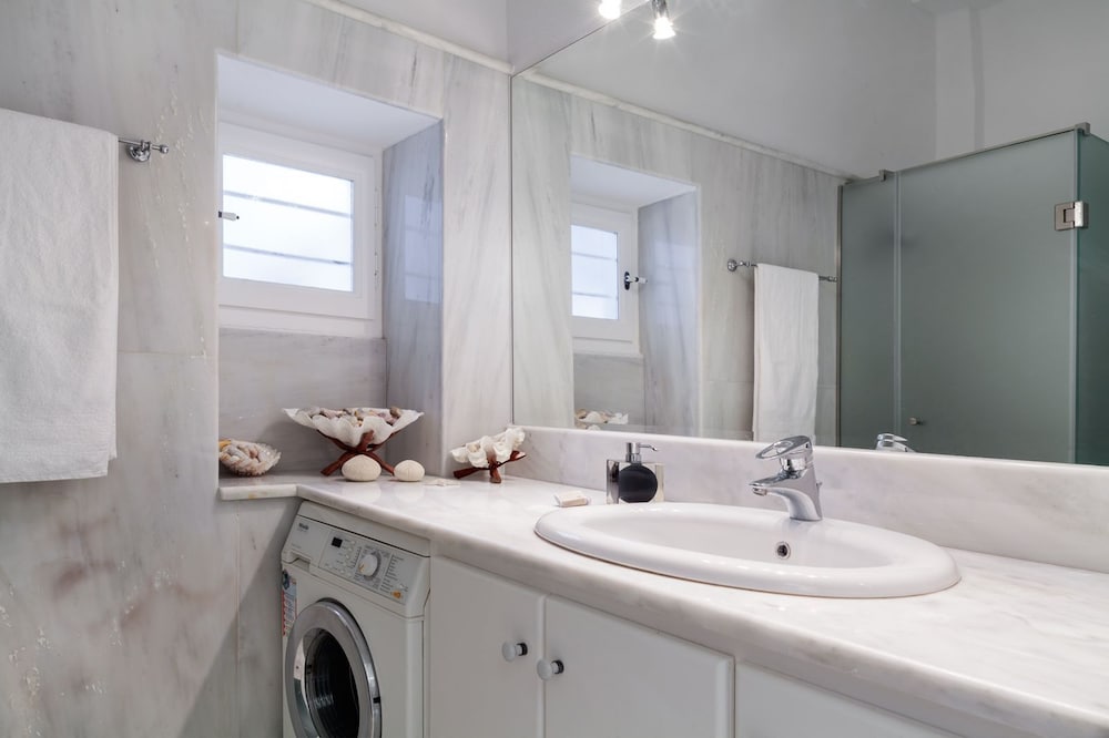 she mykonos residencies