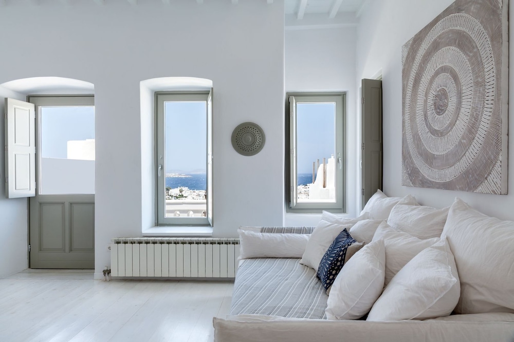 she mykonos residencies