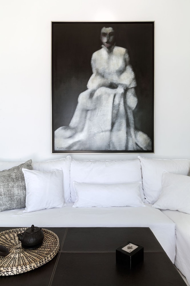 she mykonos residencies