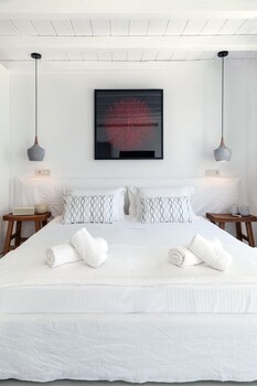 she mykonos residencies