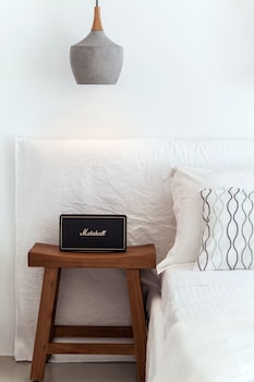 she mykonos residencies