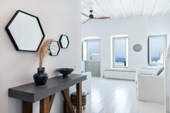 she mykonos residencies