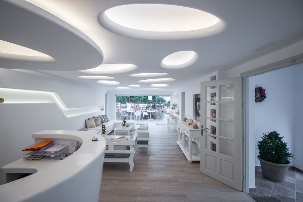 spiros hotel