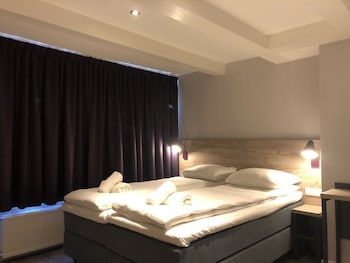 Facade Hotel Amsterdam,Oudezijds Voorburgwal 44,3 star