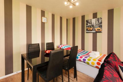 victoria centre apartments and annexe