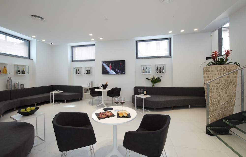 gatto bianco mia aparthotel