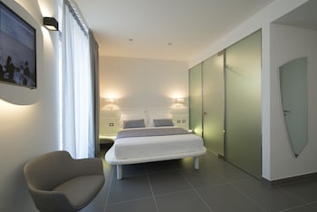 gatto bianco mia aparthotel