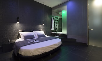 gatto bianco mia aparthotel