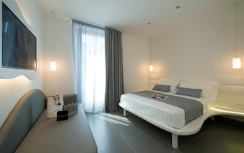 gatto bianco mia aparthotel