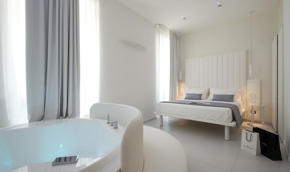 gatto bianco mia aparthotel