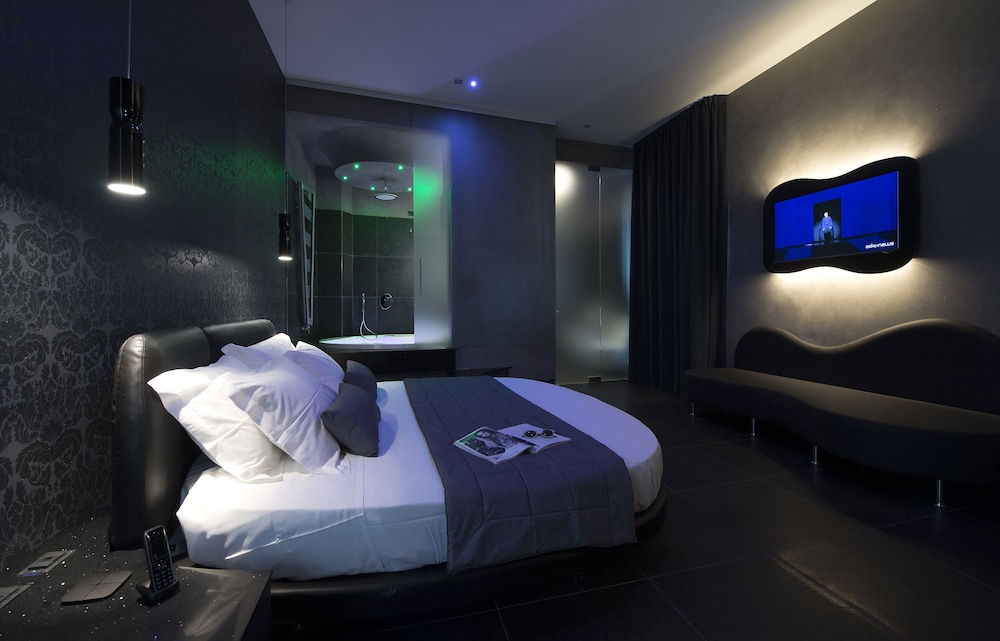 gatto bianco mia aparthotel