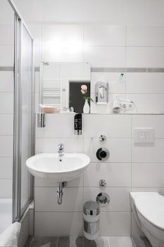 upper room hotel kurfurstendamm