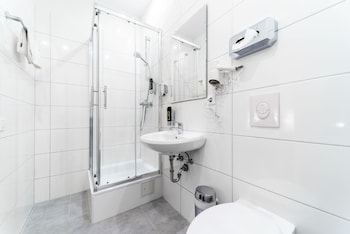 upper room hotel kurfurstendamm