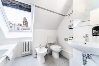 upper room hotel kurfurstendamm