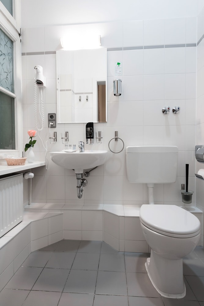upper room hotel kurfurstendamm