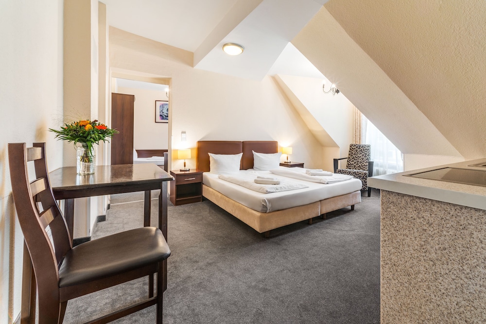 upper room hotel kurfurstendamm