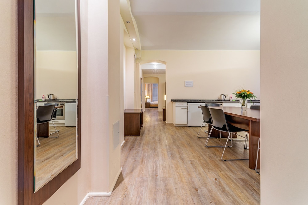upper room hotel kurfurstendamm