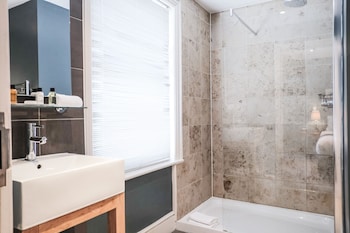 the white star tavern