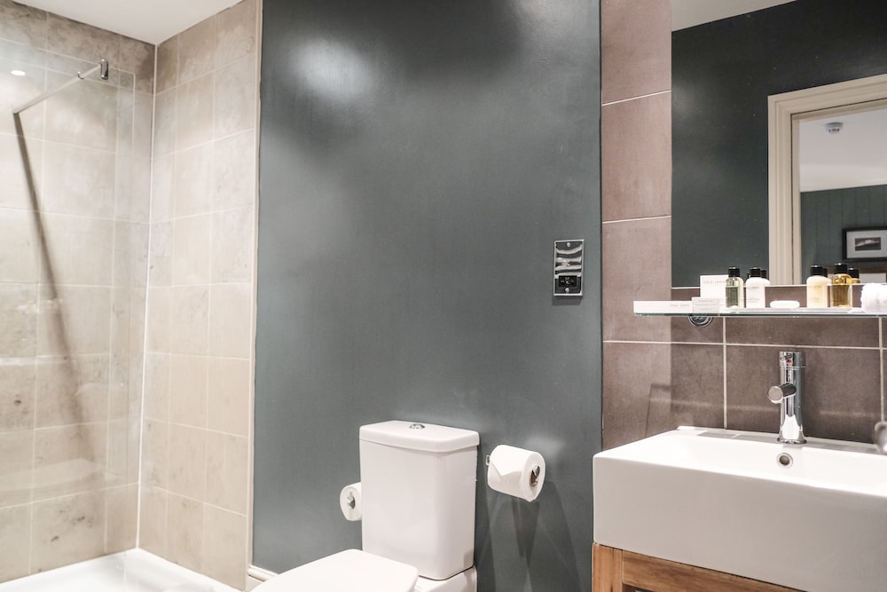 the white star tavern