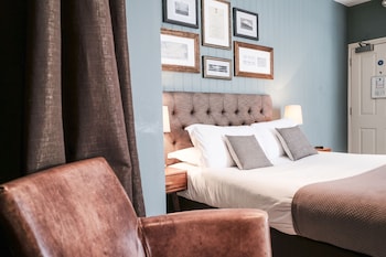 the white star tavern