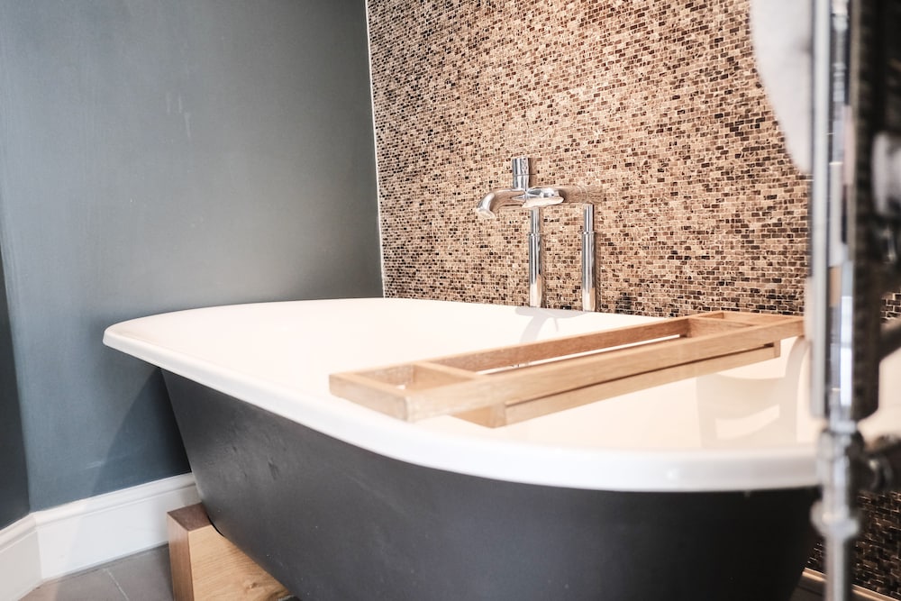 the white star tavern