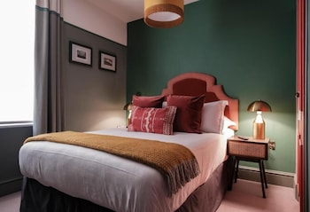 the white star tavern