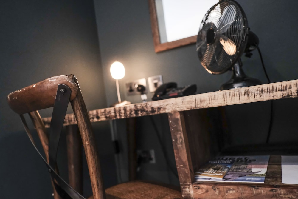 the white star tavern