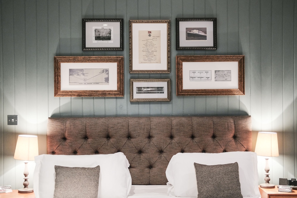 the white star tavern