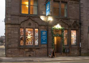 the royal hotel and bar