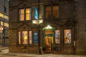 the royal hotel and bar