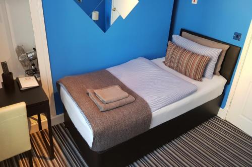 robin 7 lodge city centre