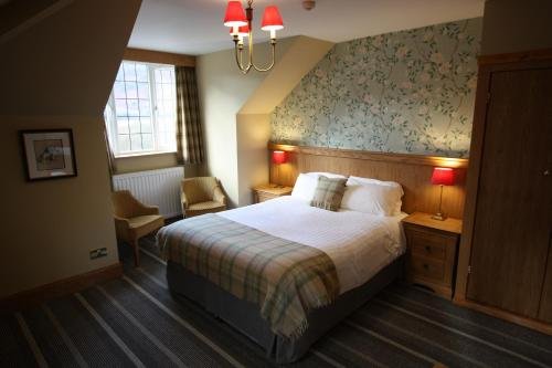 Mary Mount,Cumbria>>Borrowdale,2 star