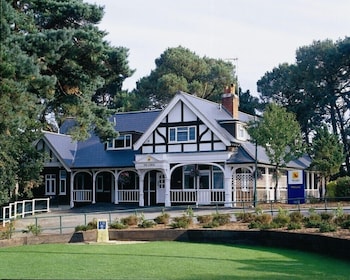 the lodge at meyrick park