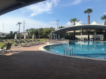 sisus marina hotel