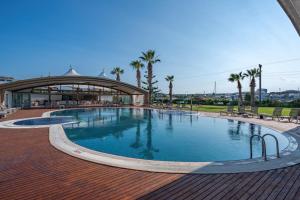 sisus marina hotel