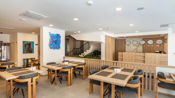skykhan otel