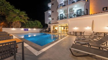 skykhan otel