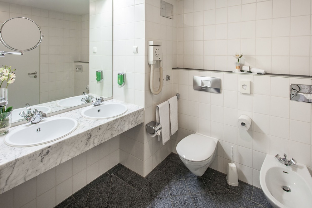 trip inn bristol hotel