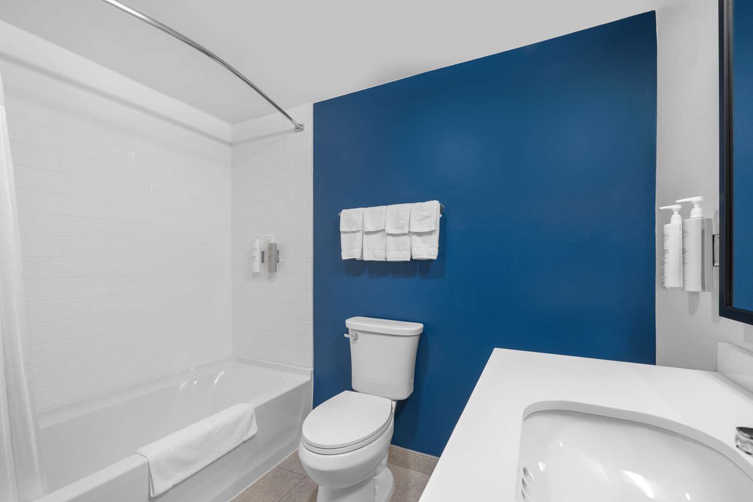 spark by hilton fredericksburg southpoint