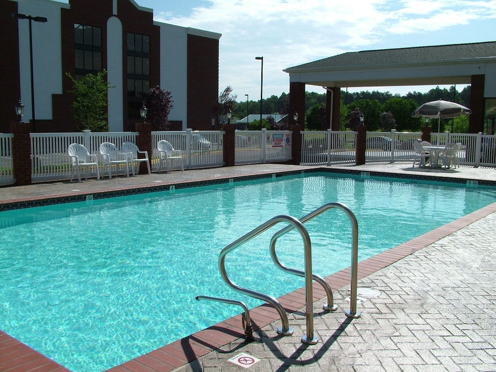 spark by hilton fredericksburg southpoint