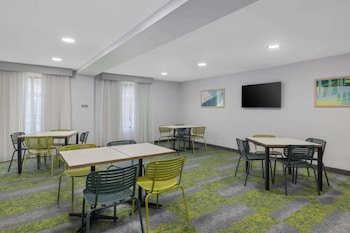 Spark By Hilton Fredericksburg Southpoint,,3 star