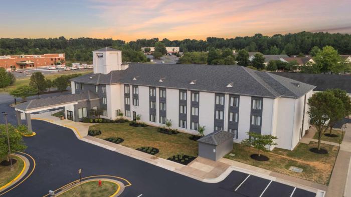 spark by hilton fredericksburg southpoint