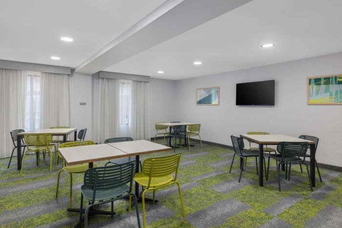 spark by hilton fredericksburg southpoint